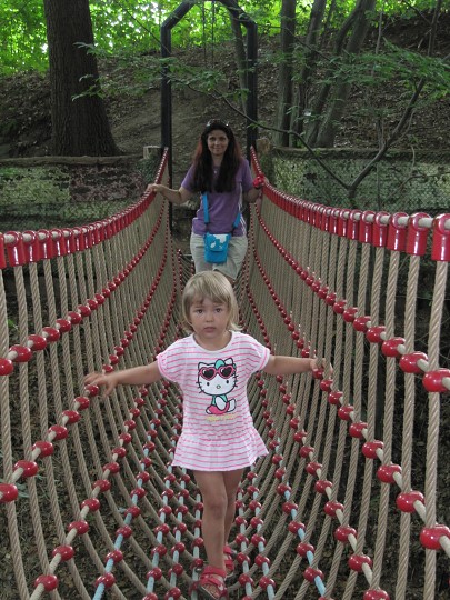 Maminka se bála, tak jsem šla první... 