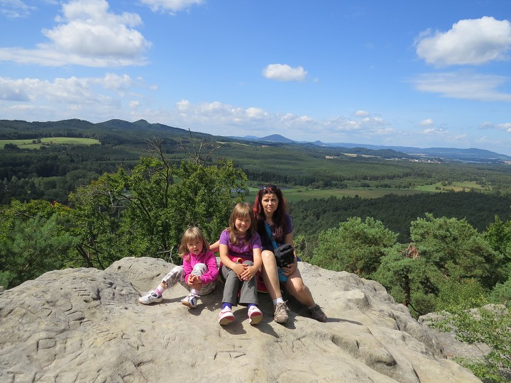 Posezení na vyhlídce u Máchova jezera 