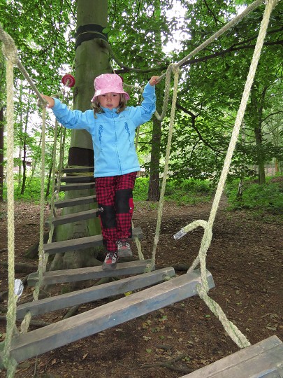 Přecházím rozbouřenou řeku... 