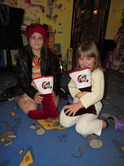 Obě máme svojí mikulášskou botičku 